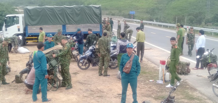 Đà Nẵng: Huy động hơn 100 người đánh sập 29 hầm vàng trái phép - Ảnh 1.