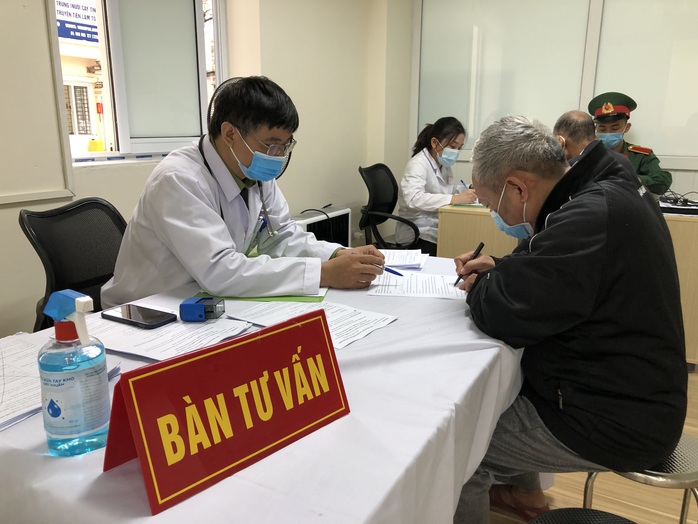 Hơn 100 người cao tuổi hoàn thành tiêm thử nghiệm vắc-xin Covid-19 của Việt Nam - Ảnh 2.