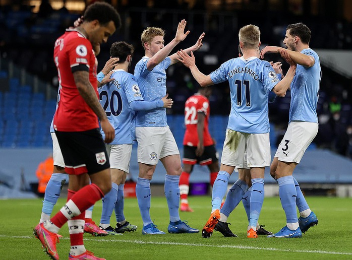 Bùng nổ Etihad, Man City dội mưa bàn thắng trước Southampton - Ảnh 1.