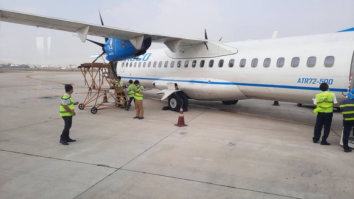 Chuyến bay từ TP HCM đi Côn Đảo phải quay về vì máy bay có khói - Ảnh 1.