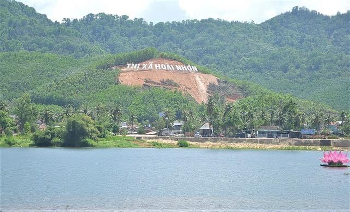 Yêu cầu khẩn trương trồng lại cây rừng bị chặt để gắn tên đơn vị hành chính địa phương - Ảnh 1.