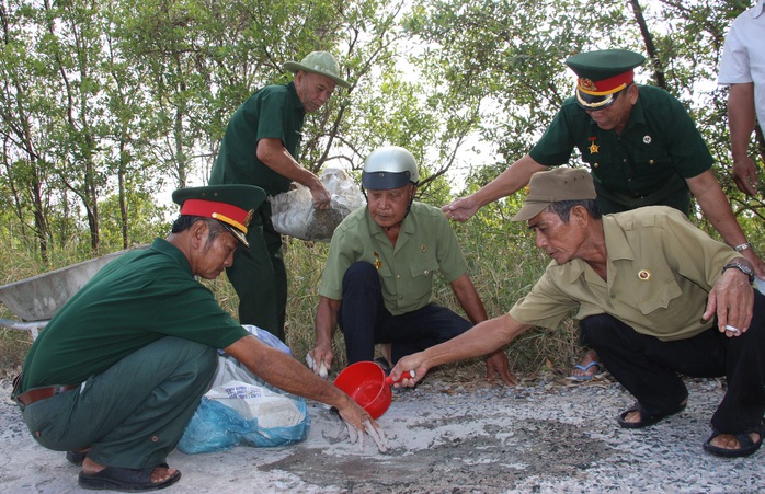 Cà Mau đề xuất khen thưởng gương người tốt, việc tốt Báo Người Lao Động phản ánh - Ảnh 3.