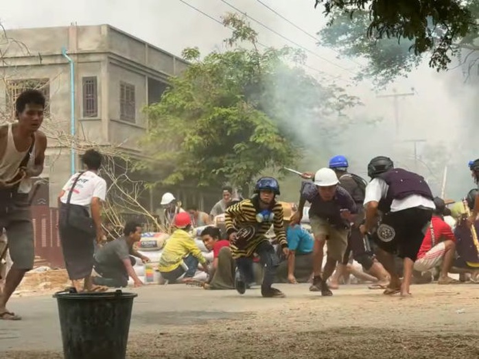 Myanmar: Số người thiệt mạng tăng, bác sĩ xuống đường biểu tình - Ảnh 1.