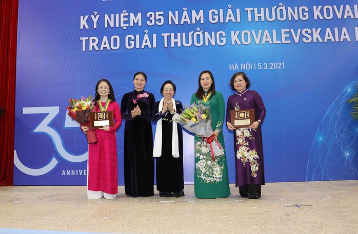 Trao Giải thưởng Kovalevskaia 2020 - Ảnh 1.