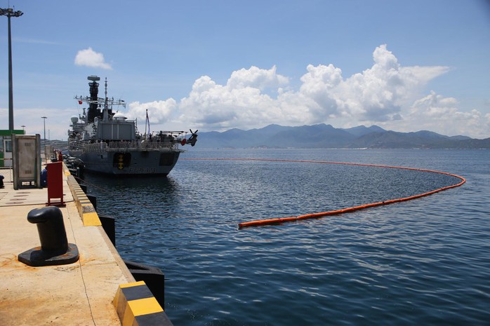 Tàu Hải quân Hoàng gia Anh HMS Richmond thăm Việt Nam - Ảnh 5.