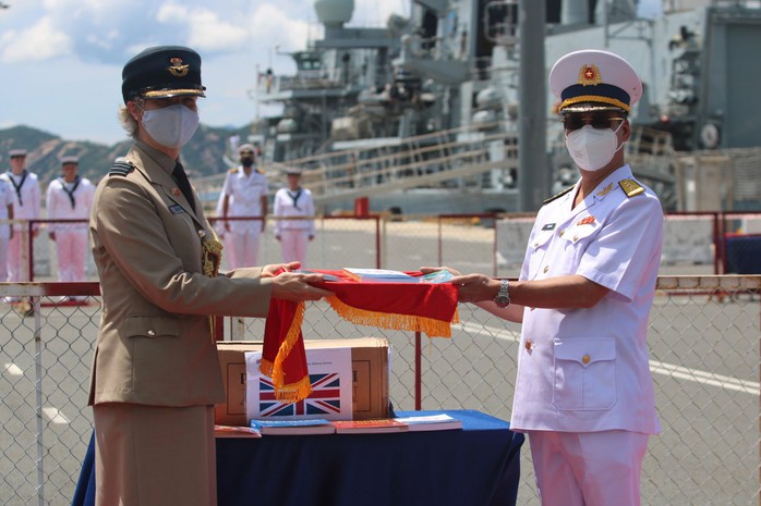 Tàu Hải quân Hoàng gia Anh HMS Richmond thăm Việt Nam - Ảnh 13.