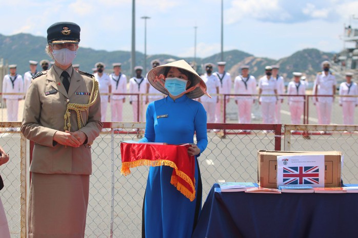 Tàu Hải quân Hoàng gia Anh HMS Richmond thăm Việt Nam - Ảnh 14.