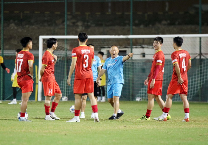 HLV Park Hang-seo: Không hiểu sao bầu Hiển nói tôi bảo thủ? - Ảnh 1.