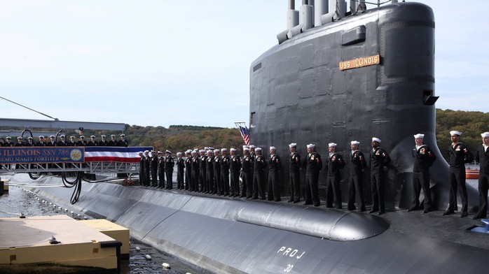 Mỹ bắt vợ chồng kỹ sư bán bí mật tàu ngầm cho nước ngoài - Ảnh 1.