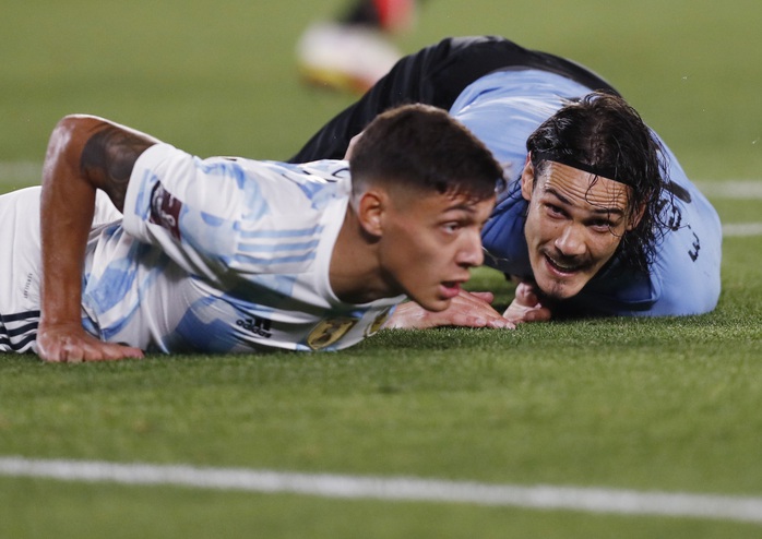 Lionel Messi lập kỷ lục Nam Mỹ, Argentina bám sát kình địch Brazil - Ảnh 5.