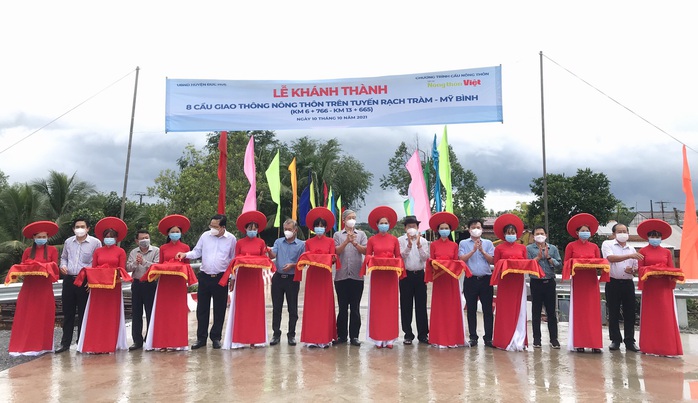 Khánh thành 15 công trình giao thông nông thôn tại vùng biên giới Long An - Ảnh 1. Khánh thành 15 công trình giao thông nông thôn tại vùng biên giới Long An - Ảnh 1.