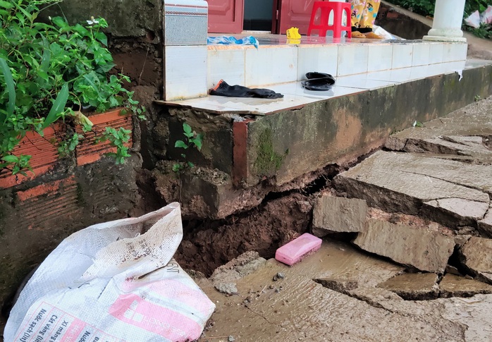 Sụt lún đất uy hiếp một số hộ dân tại TP Bảo Lộc - Ảnh 5.