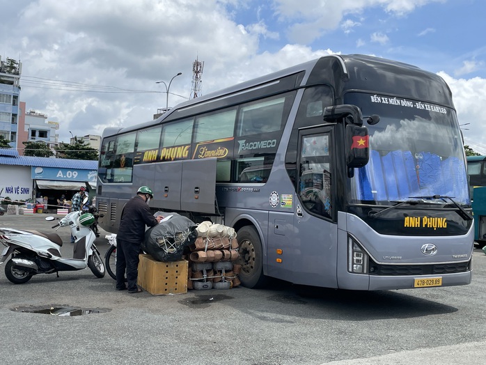 Rất cần khai thông vận tải khách liên tỉnh - Ảnh 1.