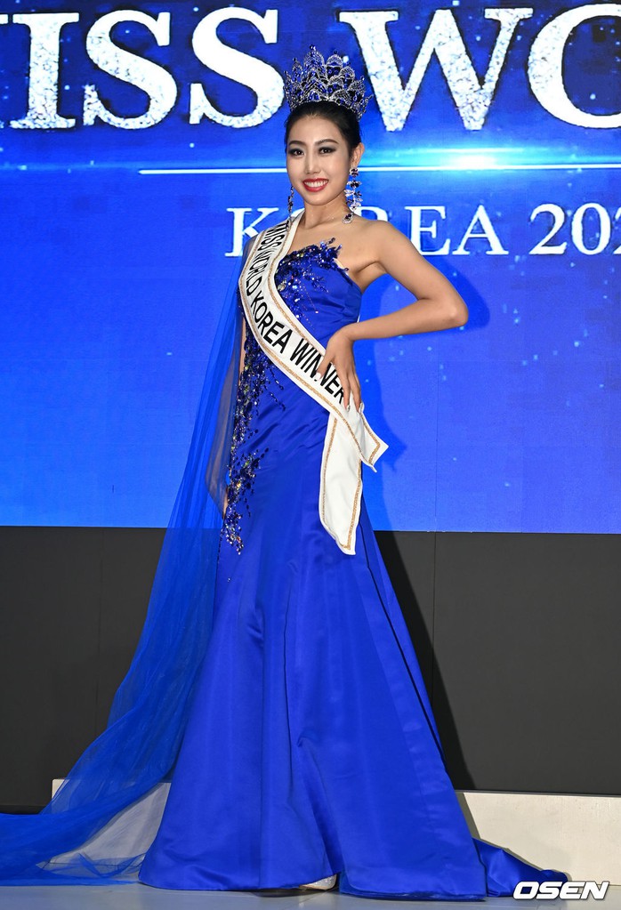 Nhan sắc bị chê của Hoa hậu Thế giới, Hoa hậu Hoàn vũ Hàn Quốc - Ảnh 2.