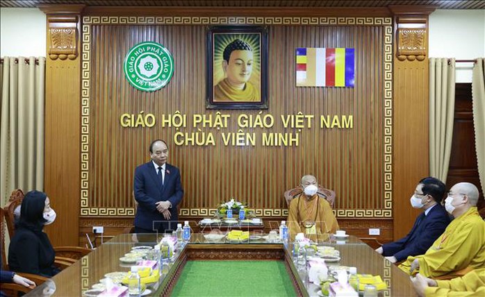 Chủ tịch nước Nguyễn Xuân Phúc viếng Đại lão Hòa thượng Thích Phổ Tuệ - Ảnh 9.