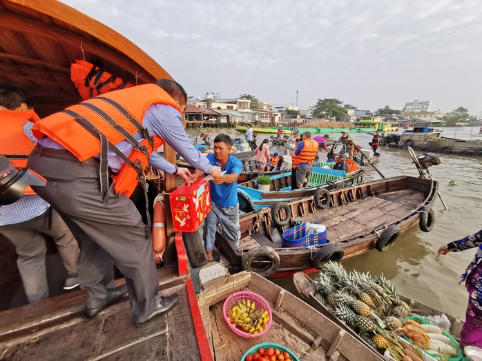 Lý do chợ nổi Cái Răng hấp dẫn hơn chợ nổi ở Thái Lan? - Ảnh 7.