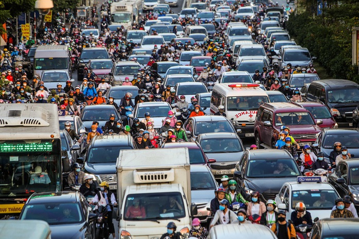 Giám đốc Sở GTVT Hà Nội: Thông tin mức thu phí ôtô vào nội đô là không chính xác - Ảnh 1.