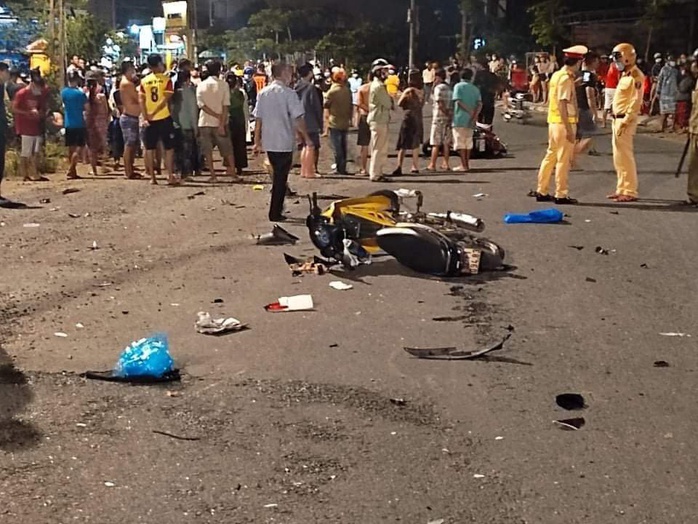 Ôtô tông 3 người thương vong ở Quảng Nam: Đèn đường tiền tỉ chập chờn - Ảnh 5.