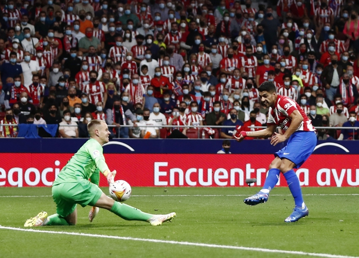 Cố nhân Suarez gieo sầu, Barcelona thua ở Wanda Metropolitano - Ảnh 3.