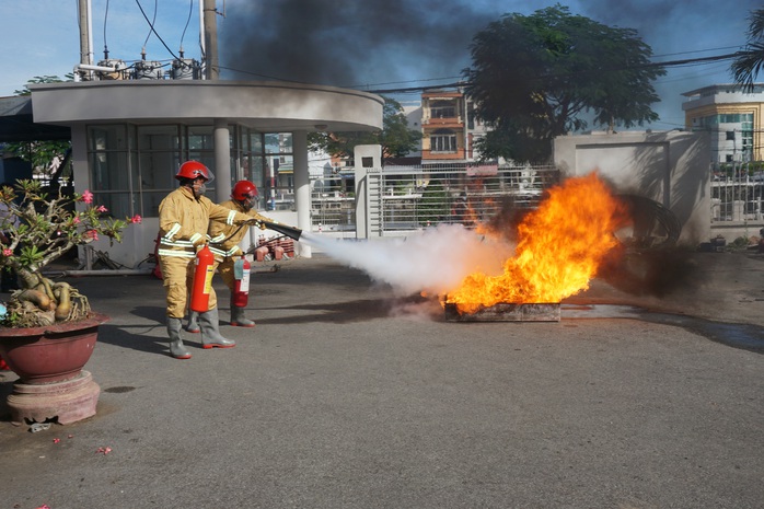 EVNSPC: Bảo đảm an toàn phòng cháy chữa cháy trong bối cảnh dịch bệnh Covid-19 - Ảnh 2. EVNSPC: Bảo đảm an toàn phòng cháy chữa cháy trong bối cảnh dịch bệnh Covid-19 - Ảnh 2.