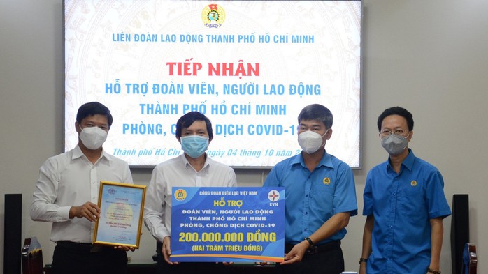 Công đoàn Điện lực Việt Nam hỗ trợ Liên đoàn Lao động TP Hồ Chí Minh phòng, chống dịch Covid-19 - Ảnh 1.