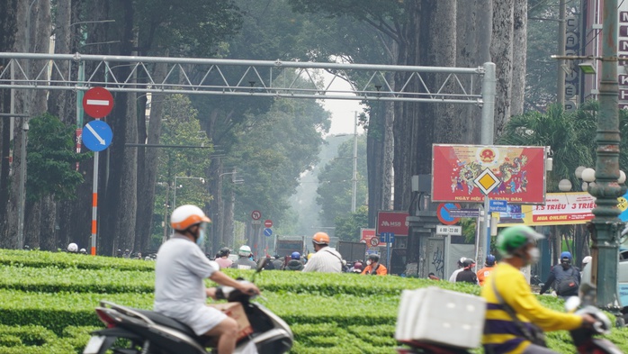Bầu trời TP HCM trắng đục, chuyên gia nói gì? - Ảnh 3. Bầu trời TP HCM trắng đục, chuyên bóng đá tỷ lệ kèo nhà cái nói gì? - Ảnh 3.