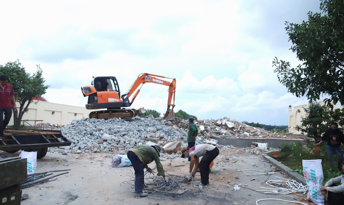 Hoàn thành tháo dỡ công trình sai phạm biệt thự khủng mà Báo Người Lao Động phản ánh - Ảnh 5.