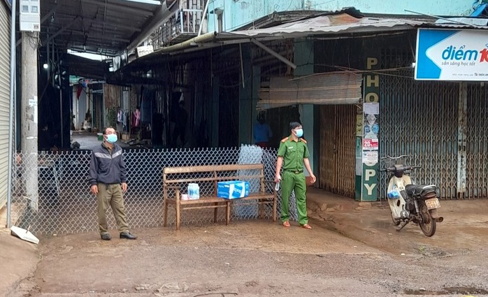 Đắk Lắk: Trở lại trường được 2 ngày, hàng chục học sinh, giáo viên phải cách ly - Ảnh 1.