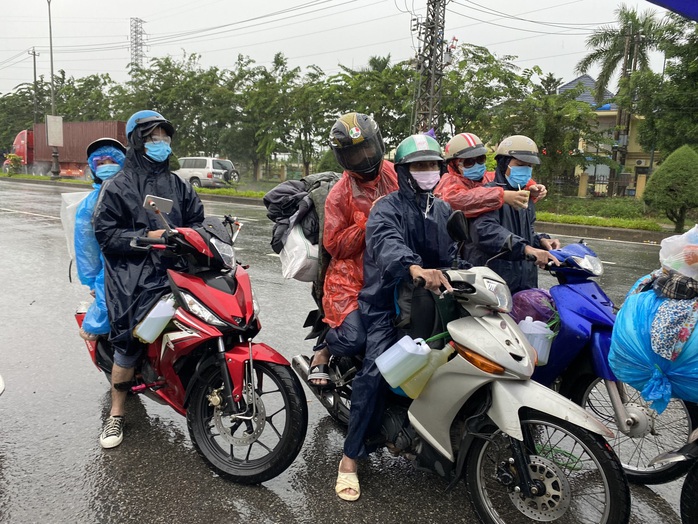 Quảng Ngãi: Hỗ trợ gia đình có người bị động thai trên đường từ TP HCM về quê - Ảnh 3.