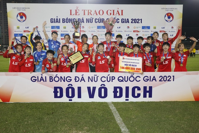 Giải Bóng đá Nữ Cúp quốc gia 2021: TP HCM bảo vệ thành công ngôi vương - Ảnh 4.