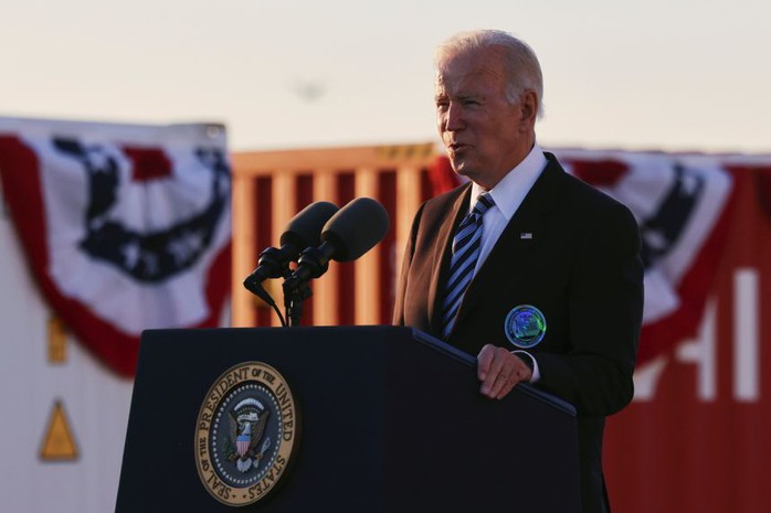 Chính quyền ông Biden bị kiện vì quy định “ép” tiêm vắc-xin - Ảnh 1.