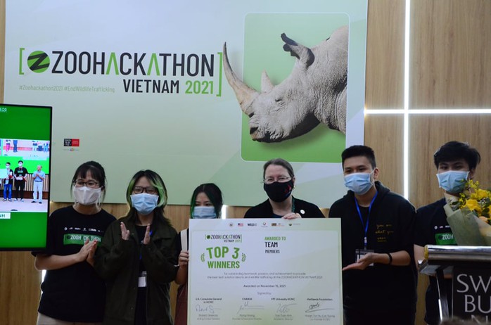 Nhóm sinh viên TP HCM, Hà Nội đoạt giải cuộc thi lập trình Zoo Hackathon - Ảnh 1.