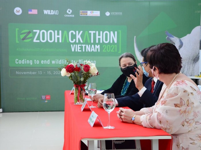 Nhóm sinh viên TP HCM, Hà Nội đoạt giải cuộc thi lập trình Zoo Hackathon - Ảnh 2.