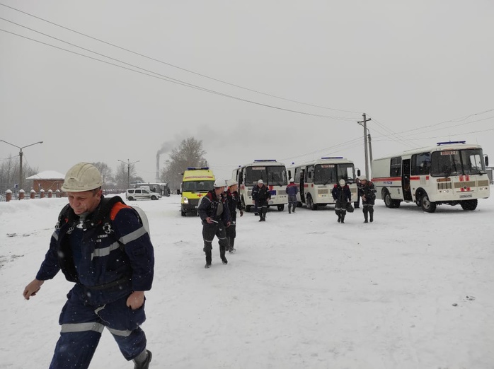 Xuống cứu thợ mỏ, nhân viên cứu hộ chịu chung thảm kịch ở Nga - Ảnh 2.