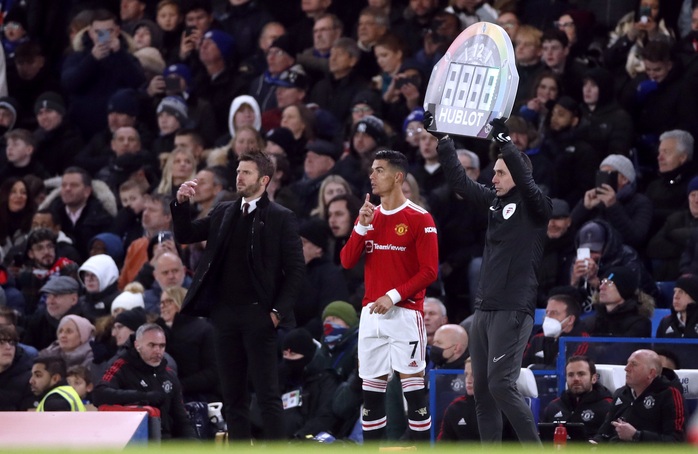 Man United rơi chiến thắng, Ronaldo gây bão đường hầm sân Stamford Bridge - Ảnh 6.