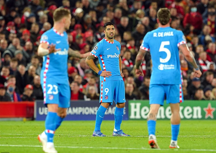 Luis Suarez mất bàn thắng ngày về Anfield, Liverpool vượt vòng bảng Champions League - Ảnh 7.