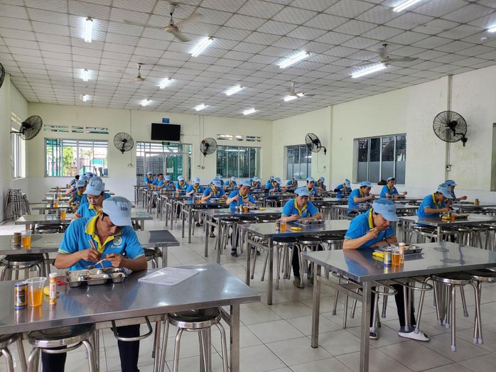Yến sào Khánh Hòa đồng hành cùng người lao động vượt khó - Ảnh 1. Yến sào Khánh Hòa đồng hành cùng người lao động vượt khó - Ảnh 1.