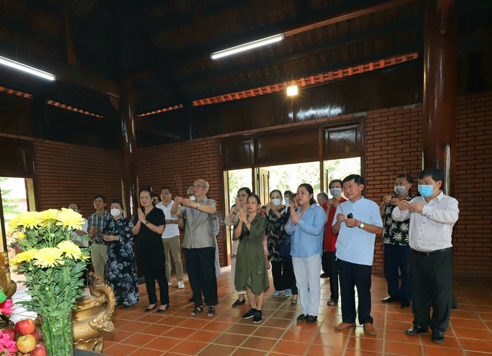 Hội Nhà văn TP HCM mở trại sáng tác tại Phú Yên - Ảnh 1.