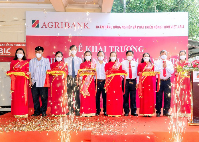 Agribank Trà Vinh khai trương chi nhánh Nam Duyên Hải - Ảnh 4.
