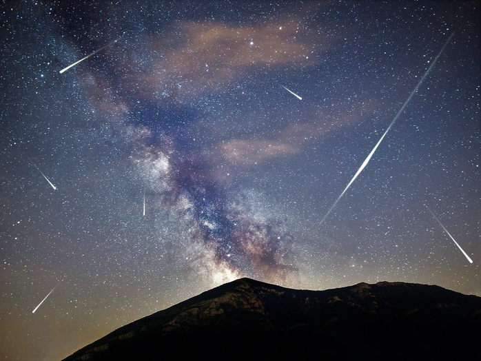 Mưa sao băng Geminids cực lớn thắp sáng bầu trời Việt Nam đêm nay - Ảnh 1.