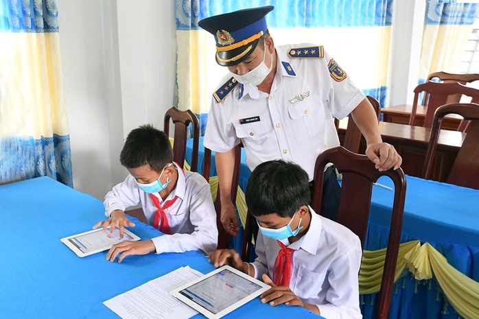 Cuộc thi Tìm hiểu Luật Cảnh sát biển Việt Nam góp phần vun đắp tình yêu biển, đảo, lòng yêu nước - Ảnh 1.