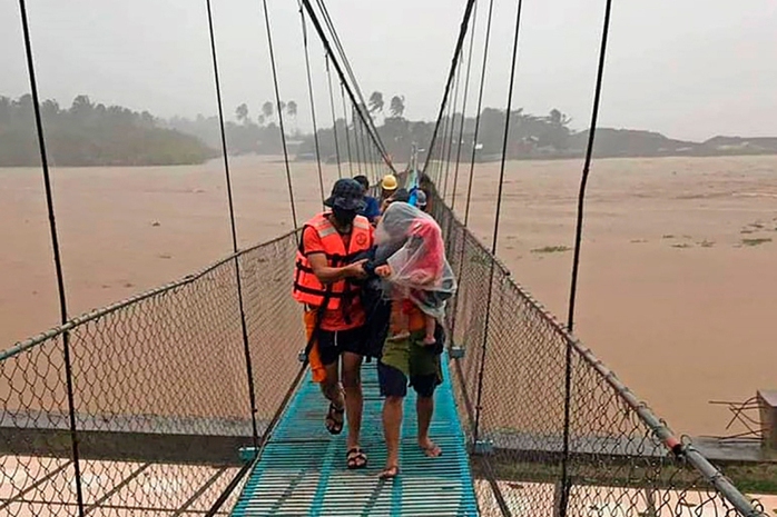 Siêu bão Rai cực mạnh đổ bộ Philippines, sức gió 260 km/giờ - Ảnh 3.