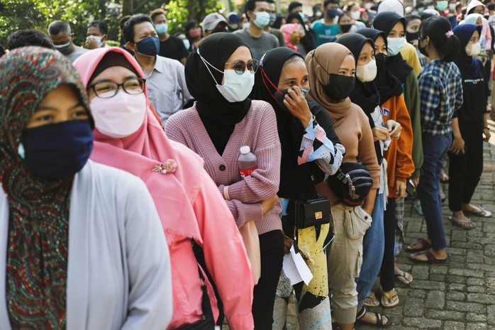 Indonesia: Rúng động vì giáo viên cưỡng hiếp hàng loạt học sinh đến có thai - Ảnh 1.