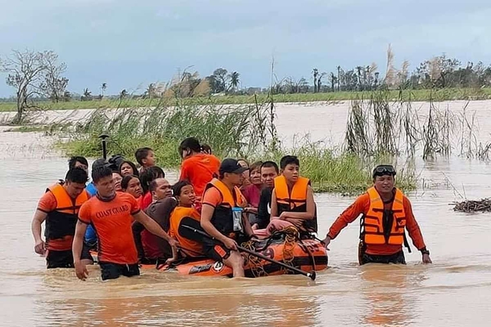 Siêu bão Rai vào Philippines: Hơn 100 người đã thiệt mạng - Ảnh 5.