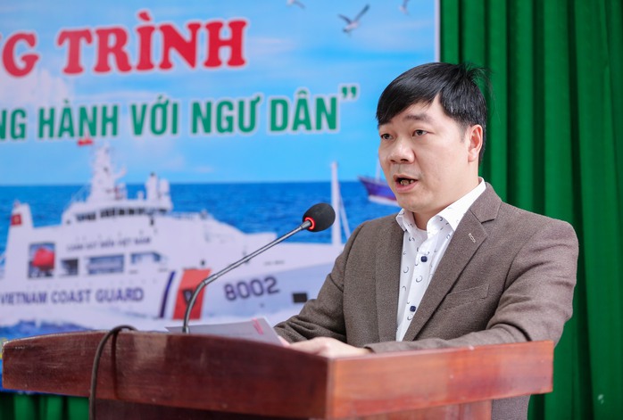 Trao tặng ngư dân tỉnh Nam Định 1.000 lá cờ Tổ quốc - Ảnh 3.