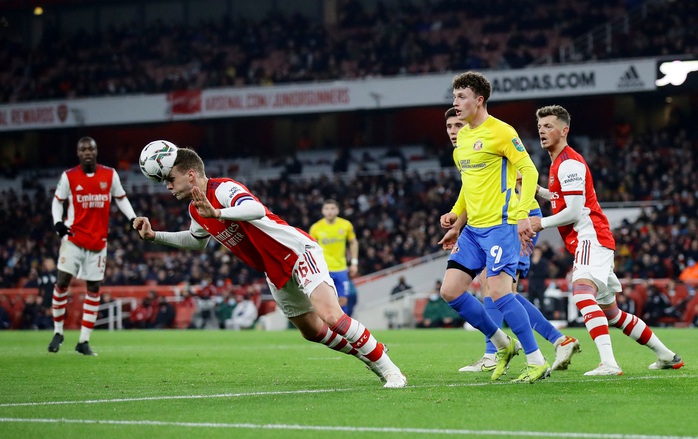 Vùi dập Sunderland, Arsenal giành vé sớm bán kết League Cup - Ảnh 1.