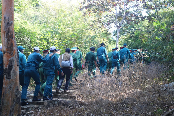 Ngắm nụ cười tỏa nắng của các chiến sĩ “thực hiện công tác đặc biệt” - Ảnh 1.