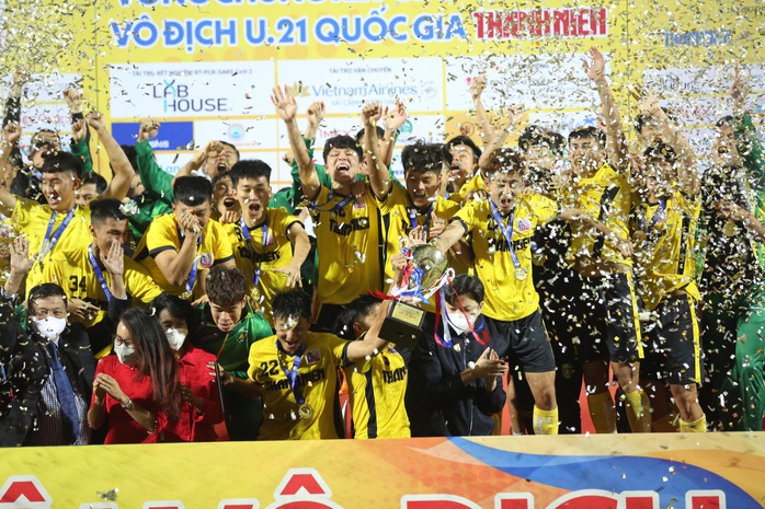 Vượt qua Hà Nội phút bù giờ, lứa đàn em Công Phượng lần đầu vô địch Giải U21 quốc gia 2021 - Ảnh 8.