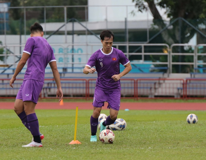 Cuộc đua Quả bóng vàng từ AFF Cup - Ảnh 1.