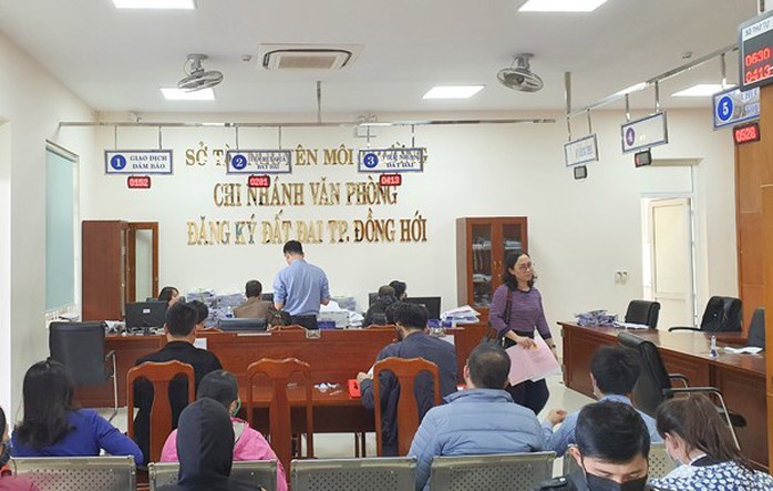Kỷ luật Giám đốc chi nhánh Văn phòng đăng ký đất đai TP Đồng Hới - Ảnh 1.